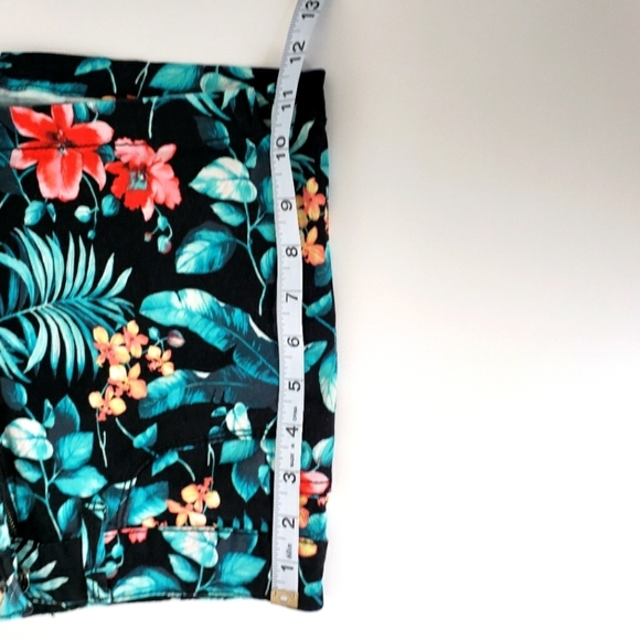 So Heritage Hawaiian Floral Print Shorts Size 5 - Picture 5 of 5